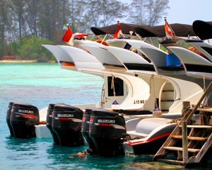 Sewa Kapal Speedboat Marina Ancol - Travelserucom